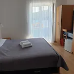 Sobe Mamalu 3* Valun